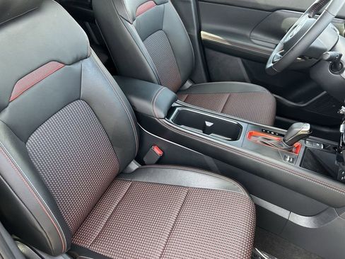 New 2026 Nissan Kicks SR FWD image 13