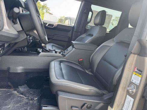 New 2026 Ford Bronco Outer Banks w/ Sasquatch Package AWD/4WD image 14