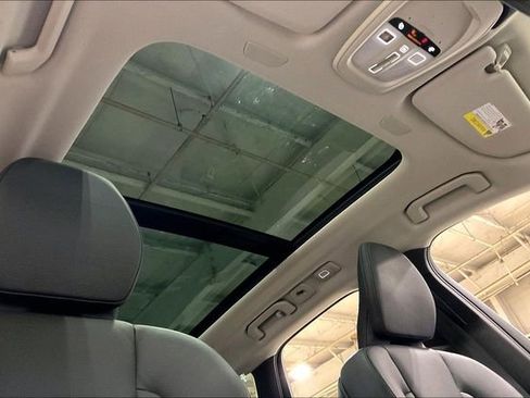 Certified 2025 Volvo XC60 B5 Plus image 23