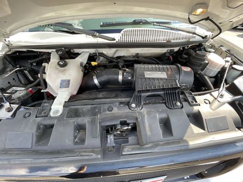 Used 2019 GMC Savana 2500 Extended w/ Enhanced Convenience Package image 39