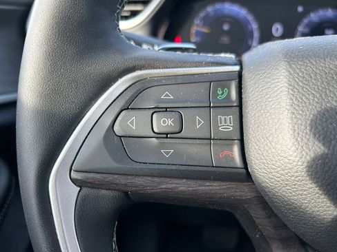 New 2025 Jeep Grand Cherokee Altitude image 19