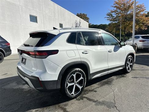 New 2025 Volkswagen Tiguan SE image 5