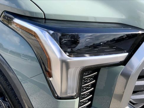 Used 2024 Toyota Tundra Limited w/ Power Package AWD/4WD image 27