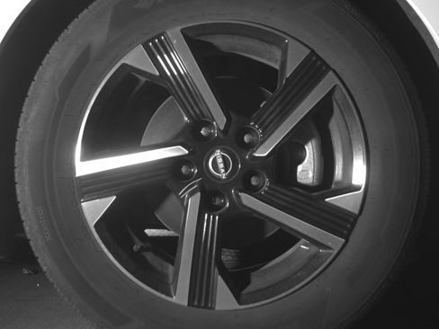 Used 2025 Nissan Sentra SV FWD image 13