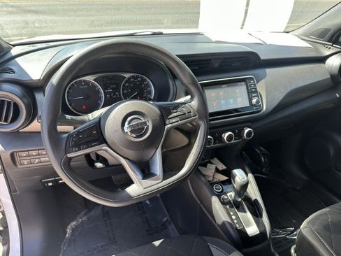 Used 2020 Nissan Kicks S FWD image 12