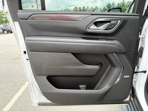 Used 2022 Chevrolet Suburban RST w/ Luxury Package RWD image 22
