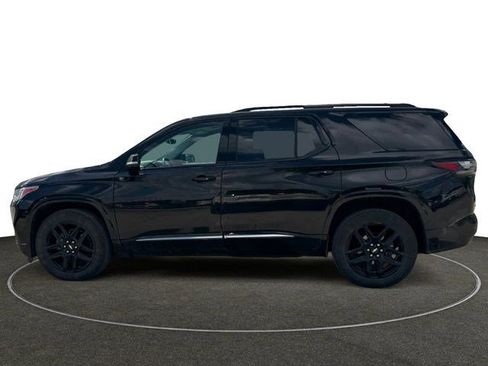 Used 2021 Chevrolet Traverse Premier w/ Redline Edition AWD/4WD image 2