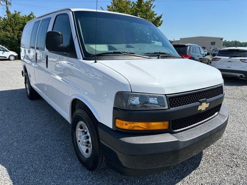 Used 2019 Chevrolet Express 2500 w/ Driver Convenience Package RWD image 4