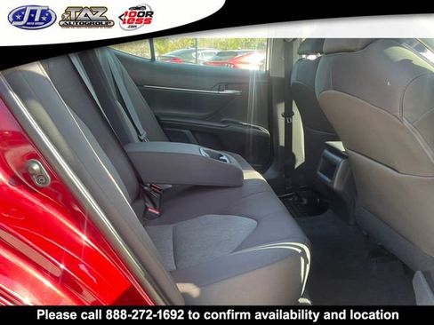 Used 2020 Toyota Camry LE image 12