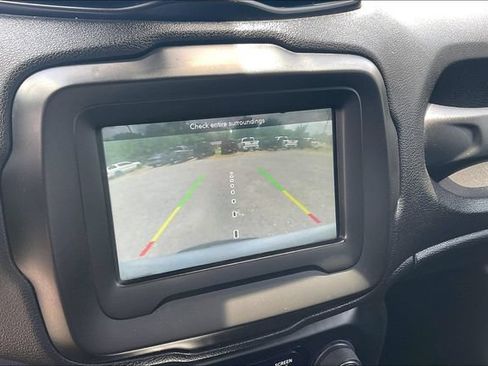 Used 2020 Jeep Renegade Latitude w/ LED Lighting Group AWD/4WD image 13