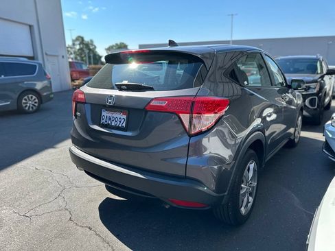 Used 2018 Honda HR-V LX image 5