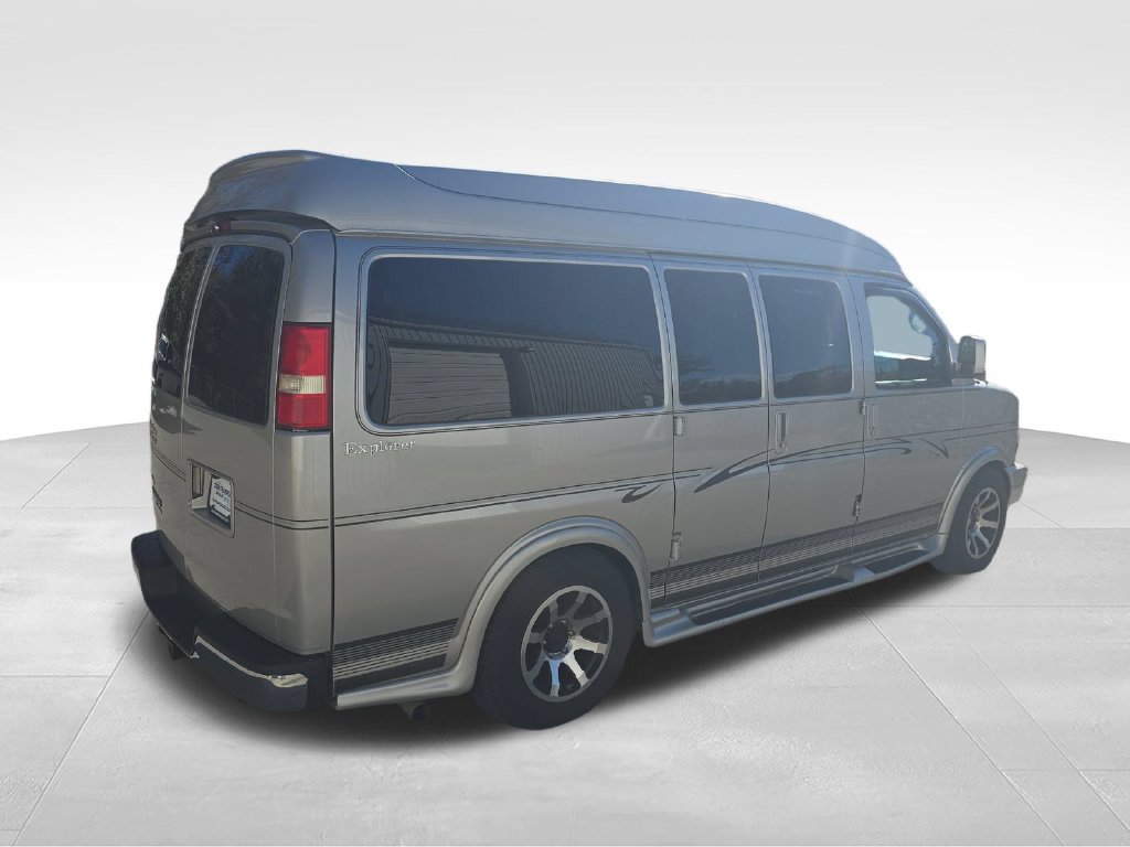 Used 2009 Chevrolet Express 1500 AWD w/ Preferred Equipment Group image 5