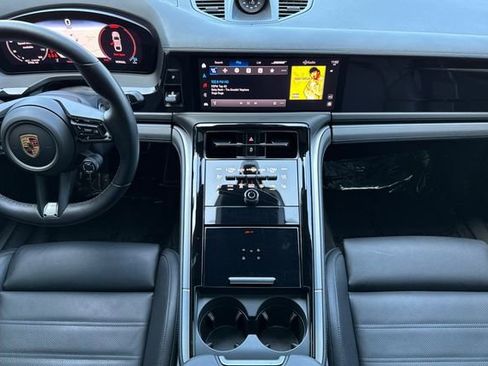 Used 2024 Porsche Panamera RWD image 15