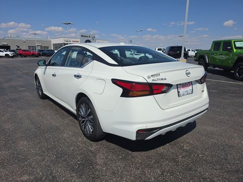 Used 2025 Nissan Altima 2.5 SV AWD/4WD image 7
