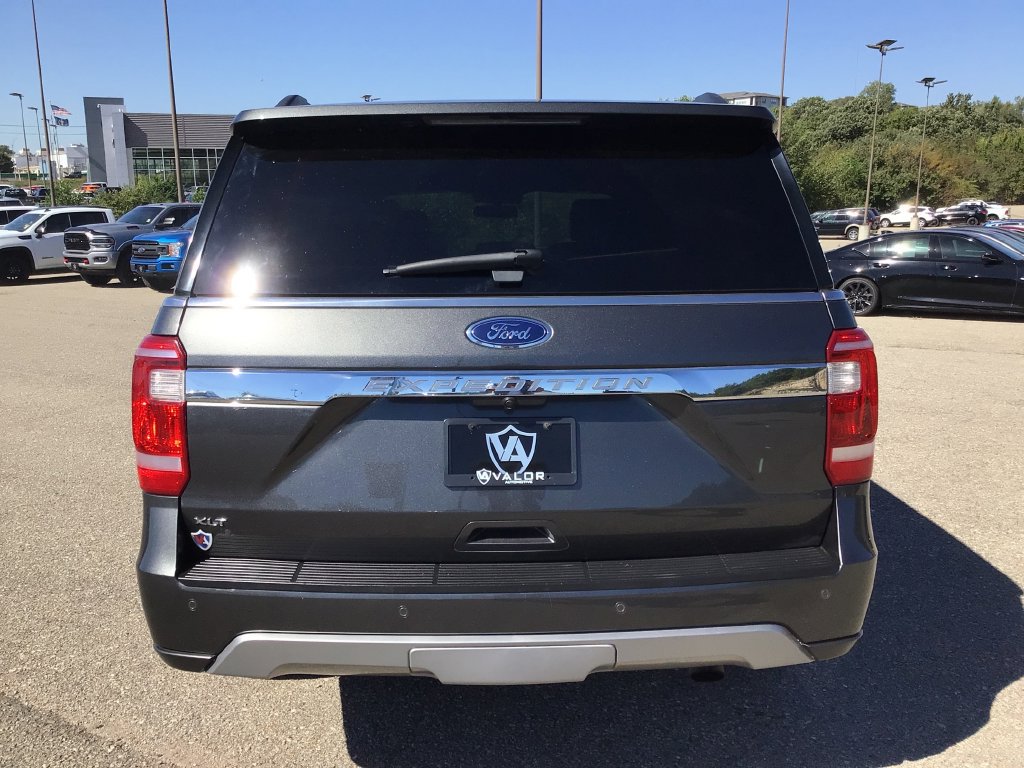 Used 2020 Ford Expedition XLT w/ Equipment Group 202A AWD/4WD image 5