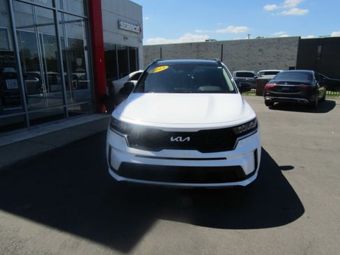Used 2023 Kia Sorento S w/ Panoramic Sunroof Package image 6