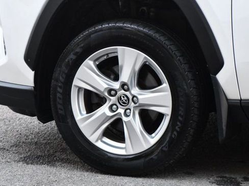 Used 2019 Toyota RAV4 XLE w/ Convenience Package image 15