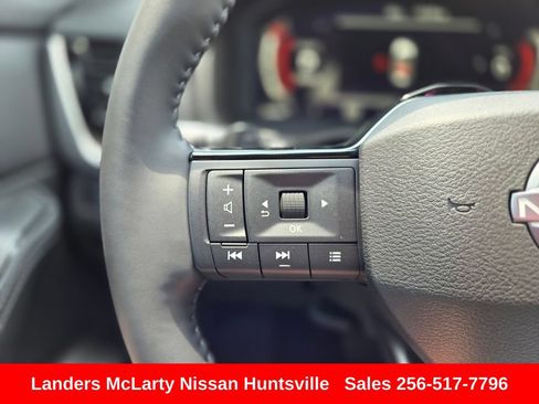 Used 2025 Nissan Rogue Platinum w/ Tech Package FWD image 27