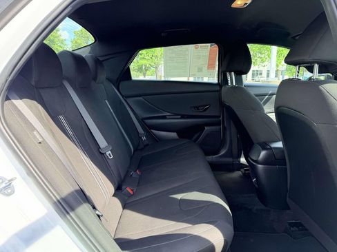 Used 2025 Hyundai Elantra Sport image 15