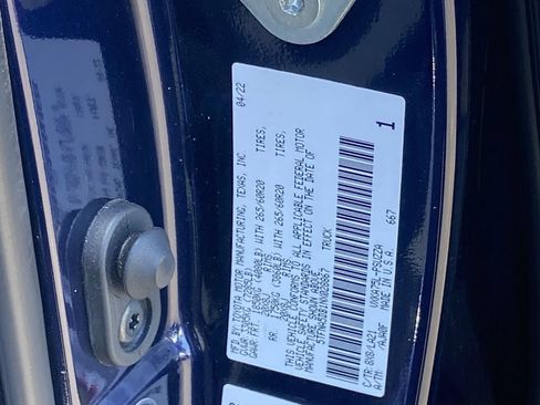 Used 2022 Toyota Tundra Platinum w/ Advanced Package AWD/4WD image 30