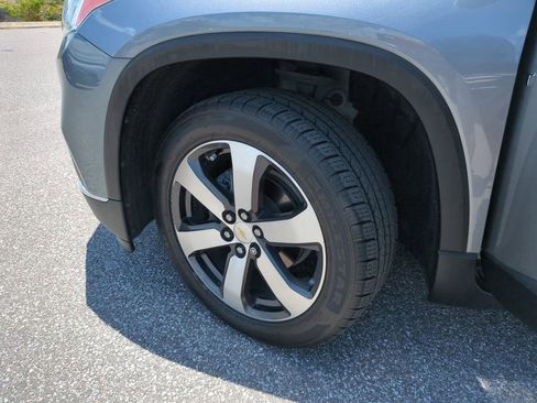 Used 2021 Chevrolet Traverse LT w/ LT Premium Package FWD image 34