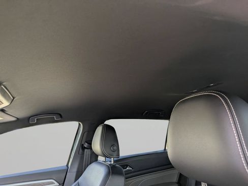Certified 2023 Volkswagen Atlas Cross Sport SE FWD image 19