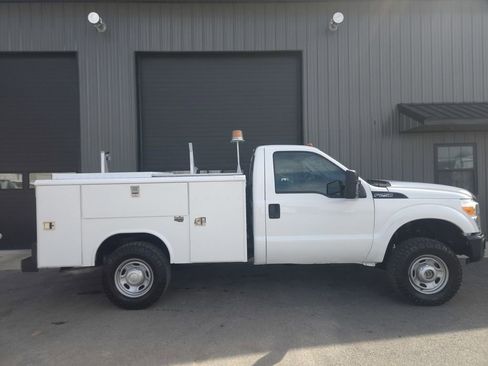 Used 2011 Ford F250 XL w/ Skid Plate Pkg image 5