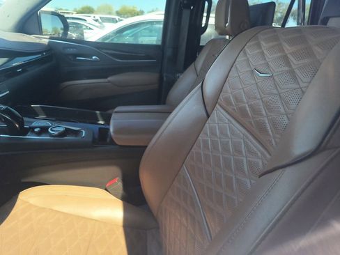 Certified 2021 Cadillac Escalade Premium Luxury w/ LPO, Illumination Package image 3