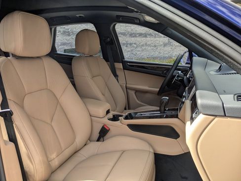 New 2026 Porsche Macan image 26