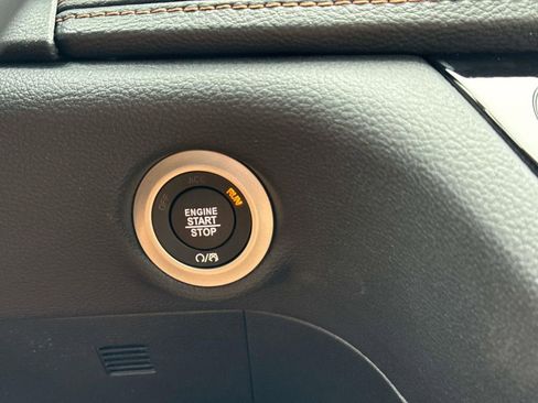 New 2026 Chrysler Pacifica Pinnacle image 20