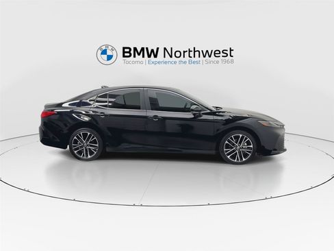 Used 2025 Toyota Camry XLE w/ Premium Plus Package AWD/4WD image 5