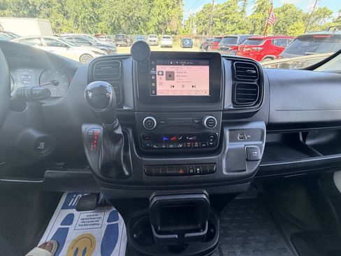 Used 2023 RAM ProMaster 2500 FWD image 24