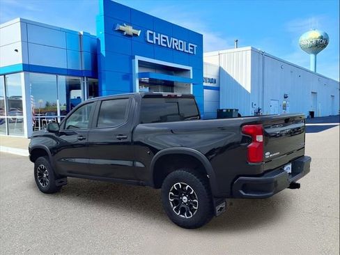 Used 2023 Chevrolet Silverado 1500 ZR2 w/ Technology Package image 6