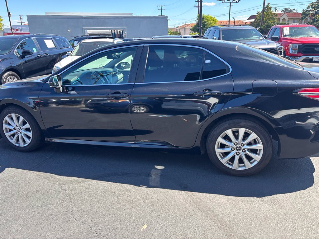 Used 2018 Toyota Camry LE FWD image 7