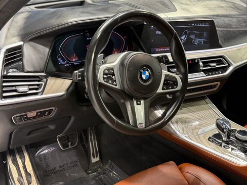 Certified 2022 BMW X7 M50i image 17