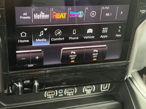 New 2026 RAM 1500 Laramie AWD/4WD image 24