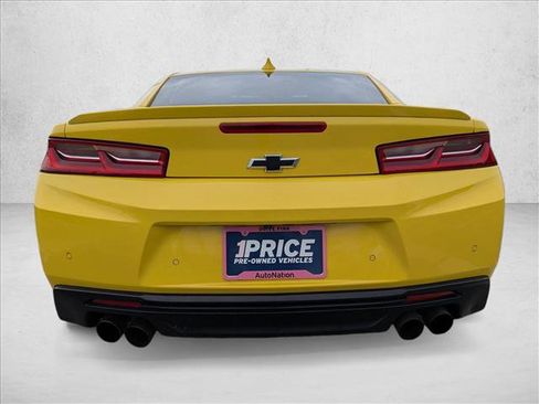 Used 2016 Chevrolet Camaro LT RWD image 6