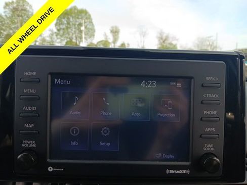 Used 2022 Toyota RAV4 LE AWD/4WD image 16
