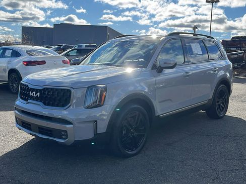 Used 2023 Kia Telluride SX X-Line image 3