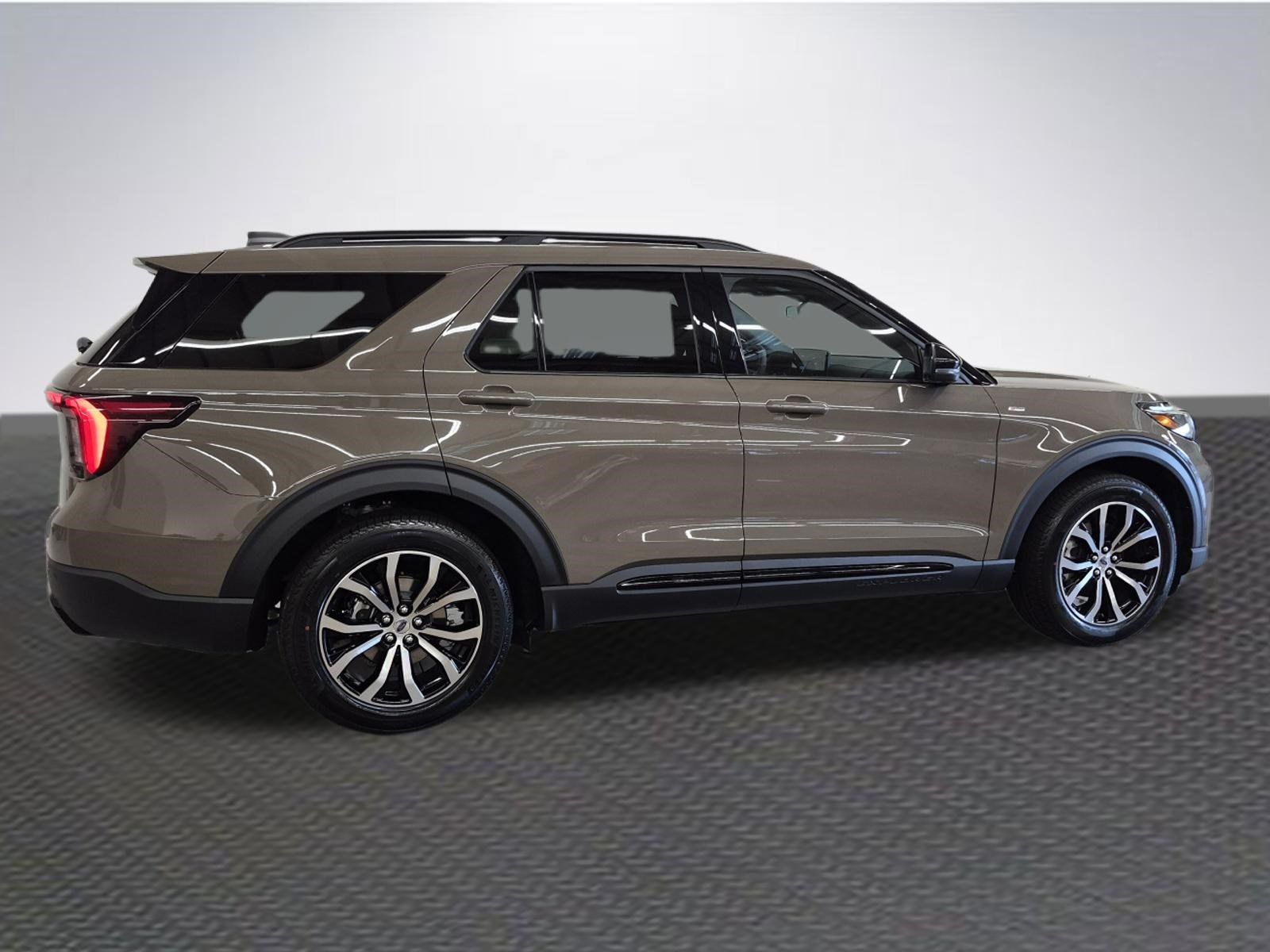 New 2027 Ford Explorer ST-Line RWD image 5