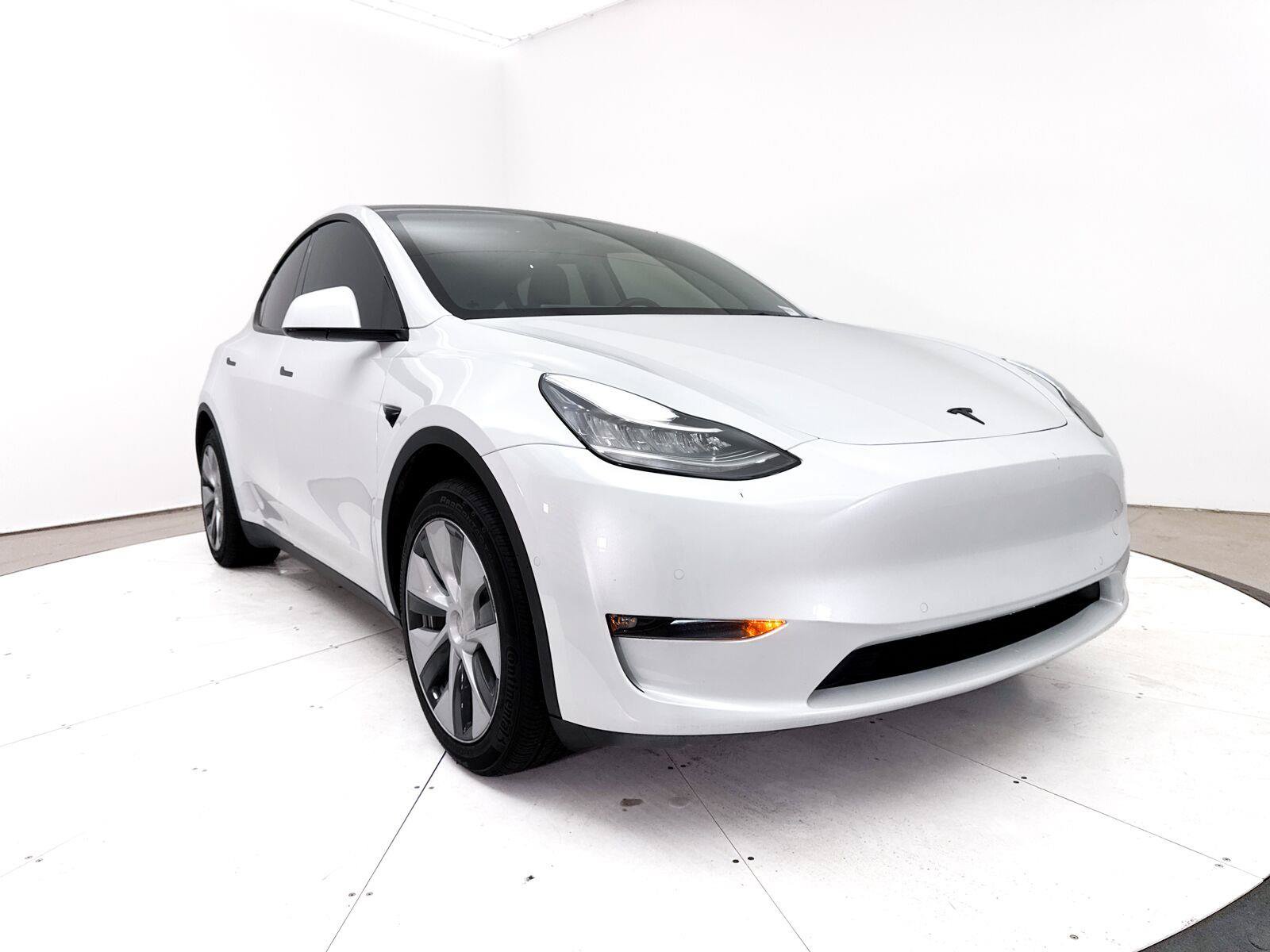 Used 2022 Tesla Model Y Long Range AWD/4WD image 10
