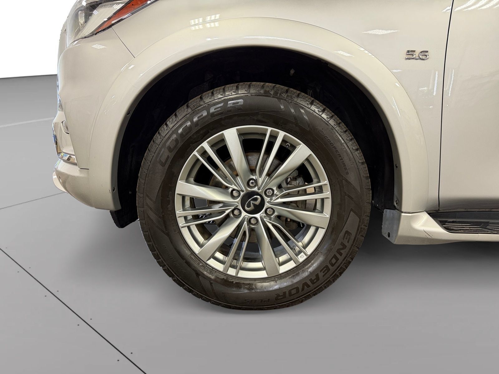 Used 2018 INFINITI QX80 4WD w/ Driver Assistance Package image 14