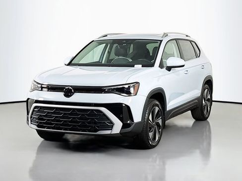 New 2026 Volkswagen Taos SE AWD/4WD image 3