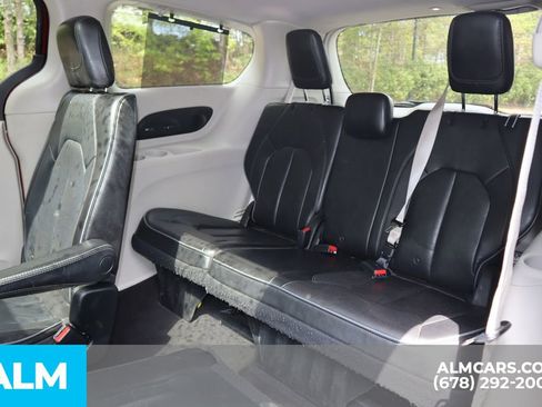 Used 2018 Chrysler Pacifica Limited FWD image 21