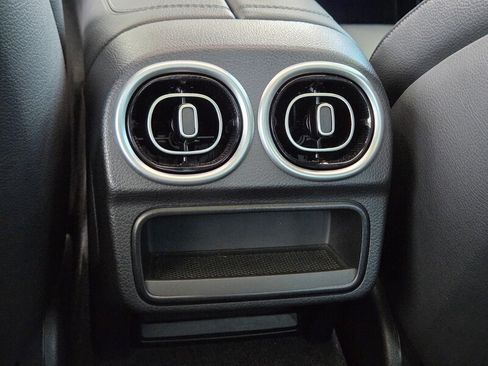 Used 2022 Mercedes-Benz C 300 Sedan image 15