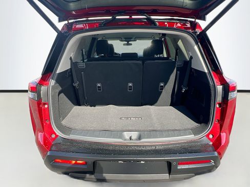 New 2026 Nissan Pathfinder SV image 27