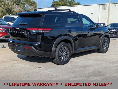 Used 2022 Nissan Pathfinder SV image 6
