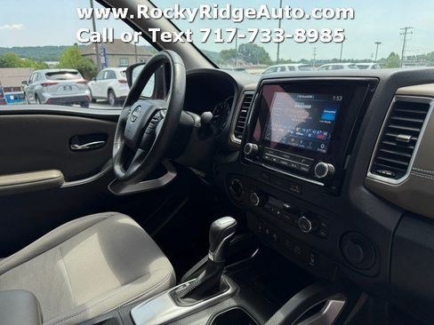 Used 2023 Nissan Frontier SV w/ SV Convenience Package AWD/4WD image 11