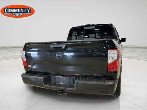 Used 2017 Nissan Titan SL image 6