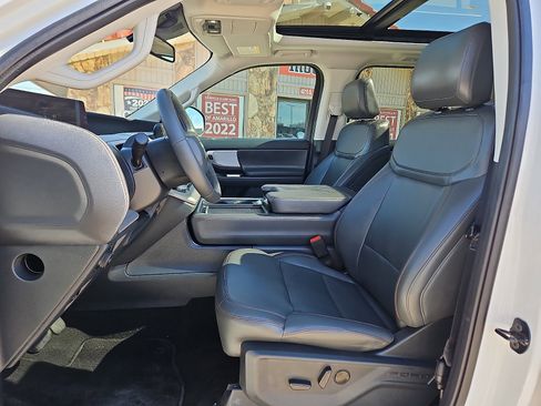 Used 2025 Ford Expedition Active image 11